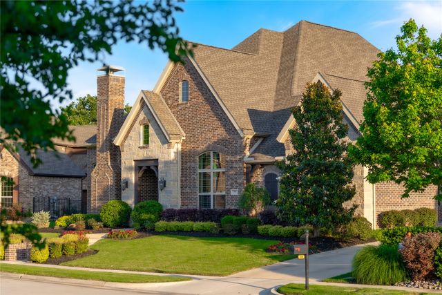 705 Strauss, Colleyville, TX 76034