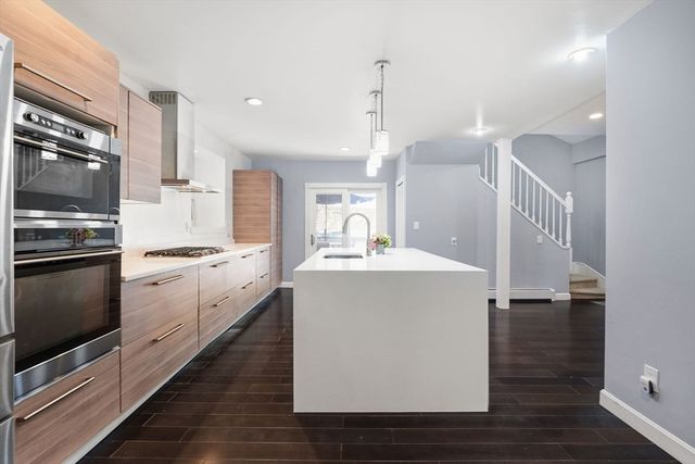 22 Cedar St, Wellesley, MA 02482