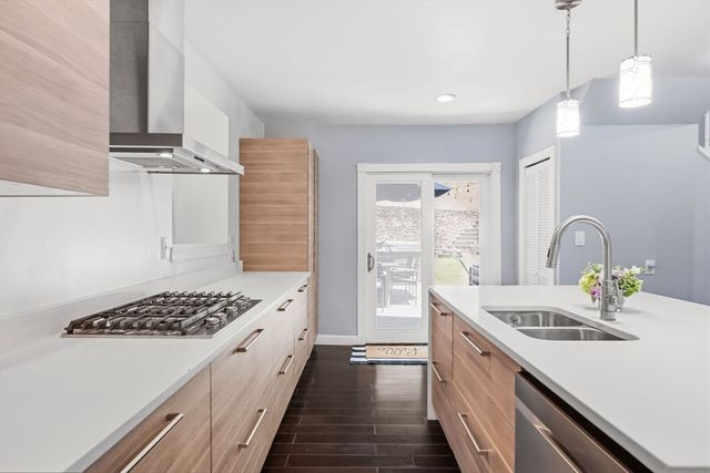22 Cedar St, Wellesley, MA 02482