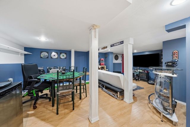 22 Cedar St, Wellesley, MA 02482