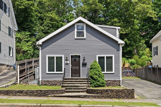 22 Cedar St, Wellesley, MA 02482
