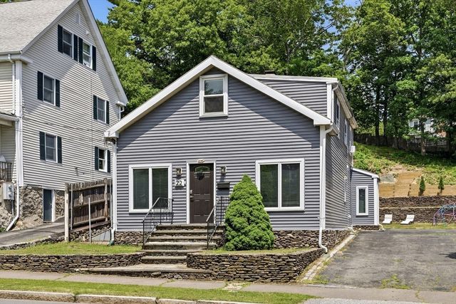 22 Cedar St, Wellesley, MA 02482