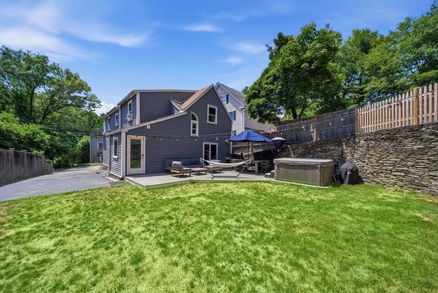 22 Cedar St, Wellesley, MA 02482