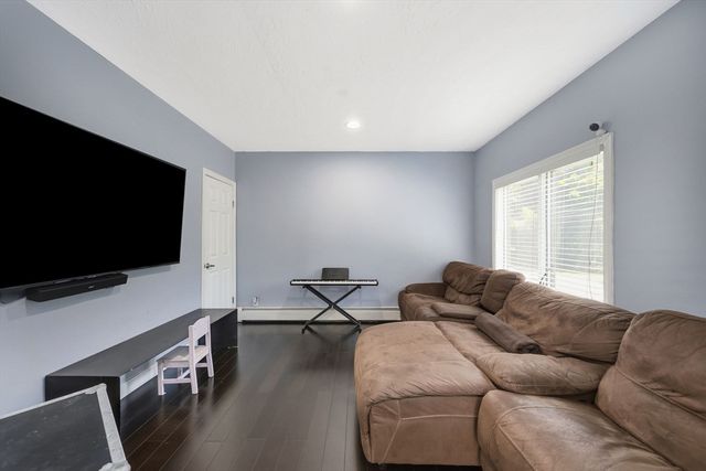 22 Cedar St, Wellesley, MA 02482