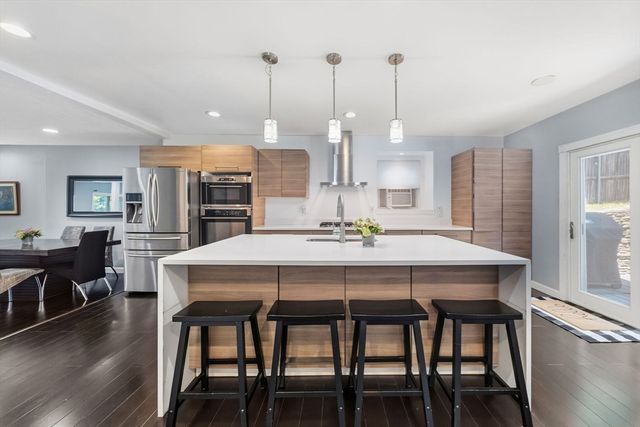 22 Cedar St, Wellesley, MA 02482