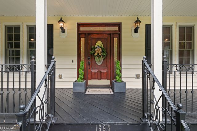 1593 Walkway Court SW, Lilburn, GA 30047