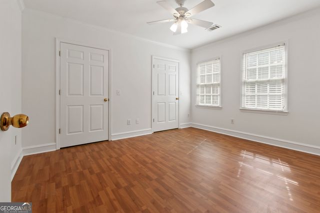1593 Walkway Court SW, Lilburn, GA 30047