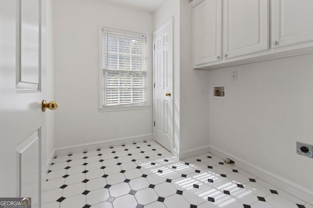 1593 Walkway Court SW, Lilburn, GA 30047