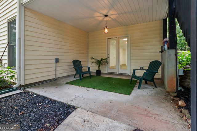 1593 Walkway Court SW, Lilburn, GA 30047