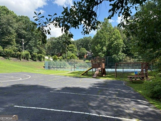 1593 Walkway Court SW, Lilburn, GA 30047