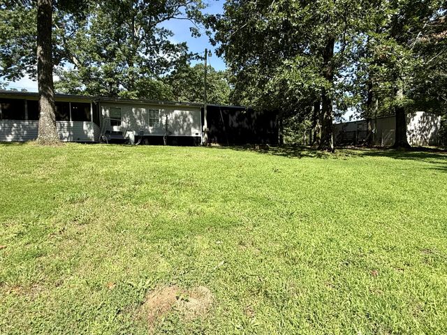 102 Backwoods Dr, Hohenwald, TN 38462