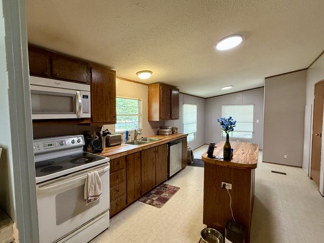 102 Backwoods Dr, Hohenwald, TN 38462