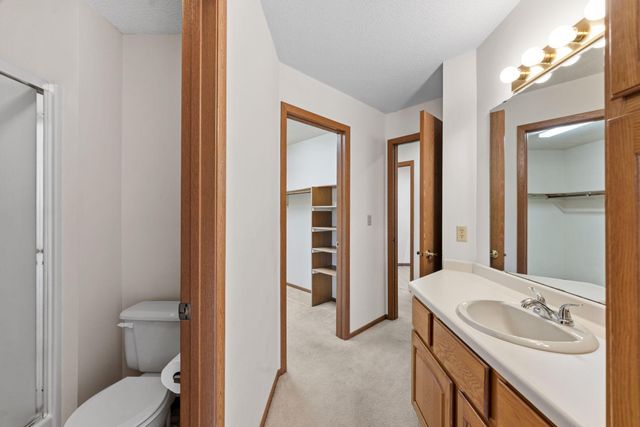 6601 Buckley Circle 105, Inver Grove Heights, MN 55076