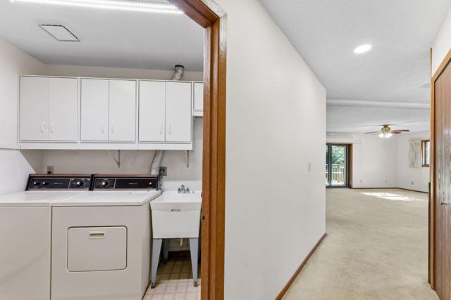 6601 Buckley Circle 105, Inver Grove Heights, MN 55076