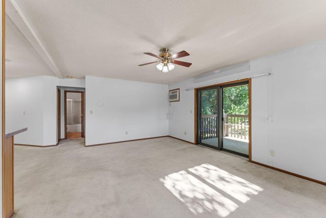 6601 Buckley Circle 105, Inver Grove Heights, MN 55076