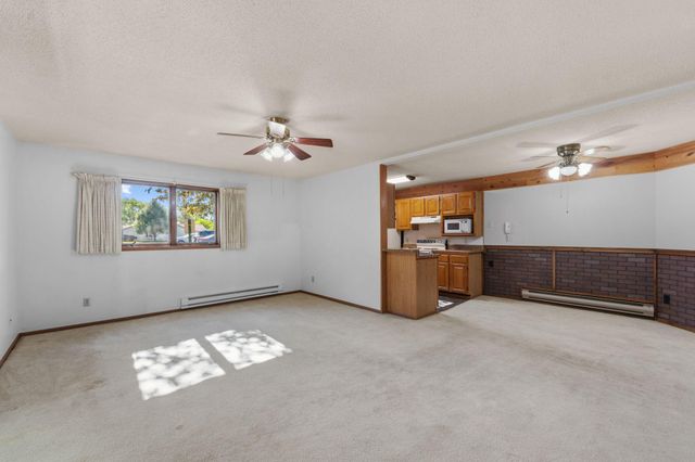 6601 Buckley Circle 105, Inver Grove Heights, MN 55076