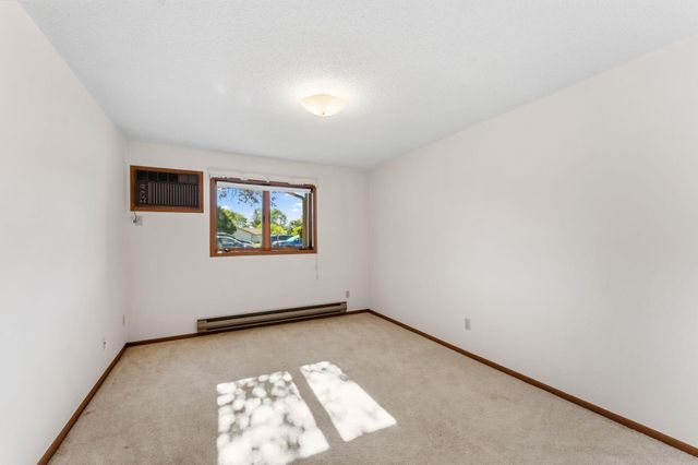 6601 Buckley Circle 105, Inver Grove Heights, MN 55076