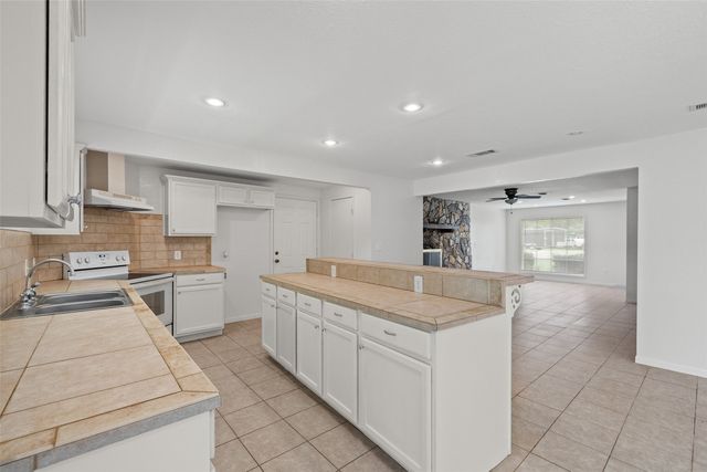4102 Apache Trail Court, Granbury, TX 76048
