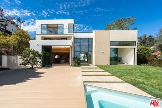 2501 Banyan Drive, Los Angeles, CA 90049