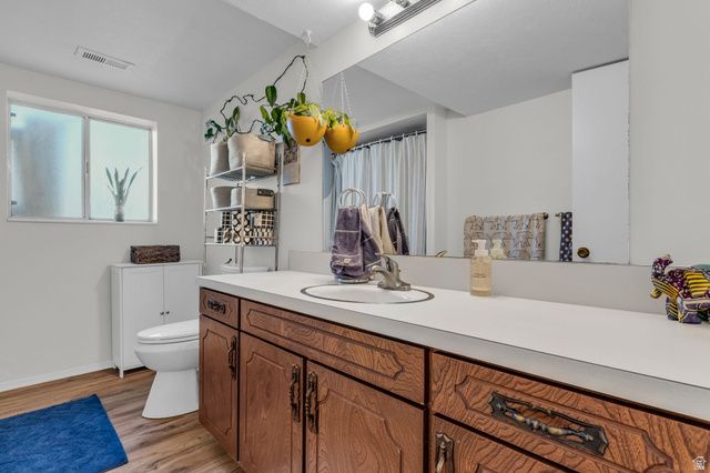 9968 S BLOSSOM DR, Sandy, UT 84092