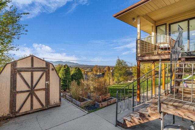 9968 S BLOSSOM DR, Sandy, UT 84092