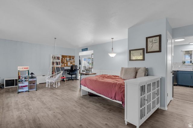 9968 S BLOSSOM DR, Sandy, UT 84092