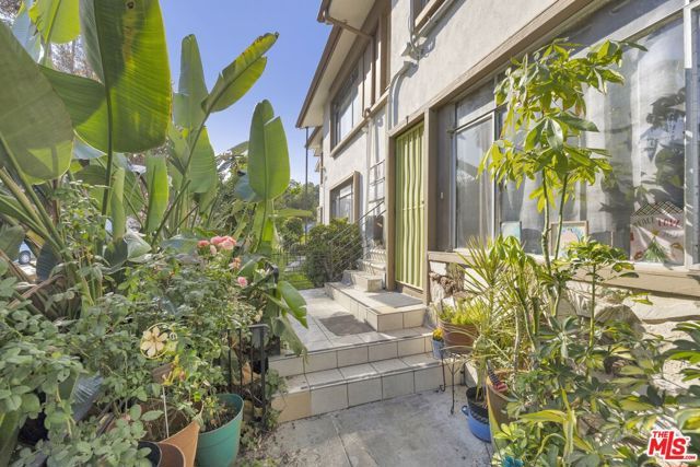 3867 Potomac Avenue, Los Angeles, CA 90008