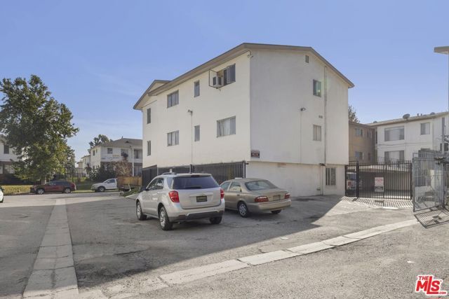 3867 Potomac Avenue, Los Angeles, CA 90008