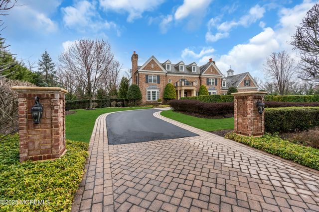 11 Bordens Brook Way, Holmdel, NJ 07733