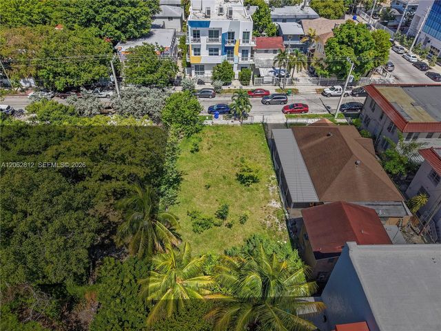 120 NW 7th Ave, Miami, FL 33128