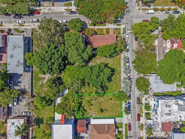 120 NW 7th Ave, Miami, FL 33128