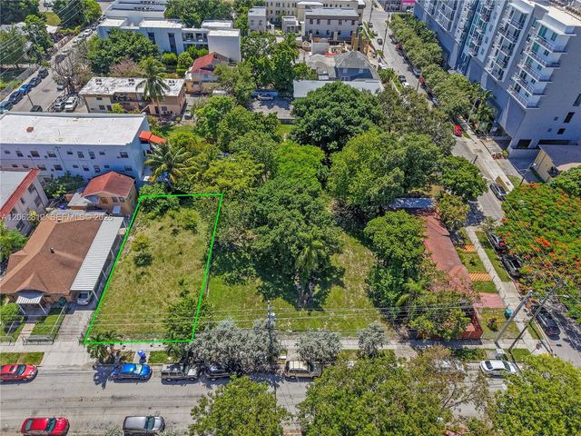 120 NW 7th Ave, Miami, FL 33128