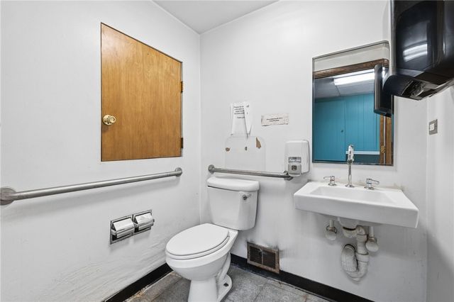 806 West St, Homestead, PA 15120