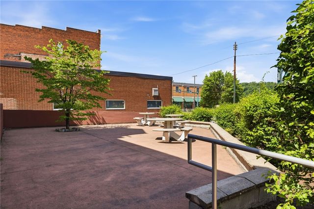 806 West St, Homestead, PA 15120