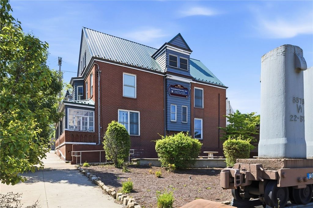 806 West St, Homestead, PA 15120