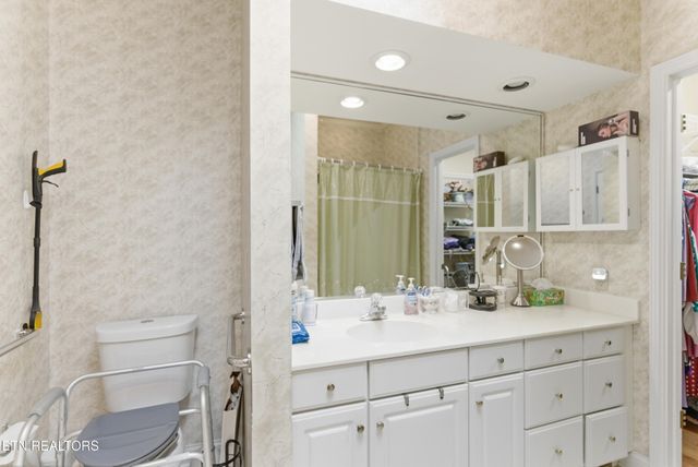 92 N Claymore Lane, Oak Ridge, TN 37830