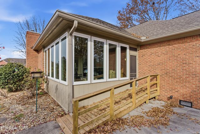 92 N Claymore Lane, Oak Ridge, TN 37830