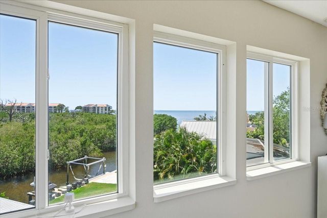 1130 S FLORIDA AVENUE, Tarpon Springs, FL 34689