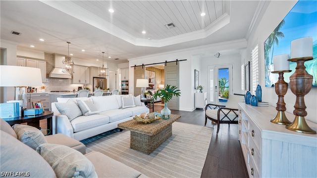 4691 SkySail DR, Naples, FL 34120
