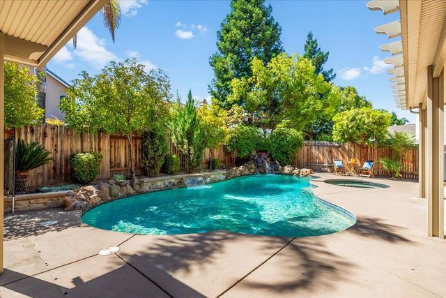 8952 Water Song Cir, Roseville, CA 95747