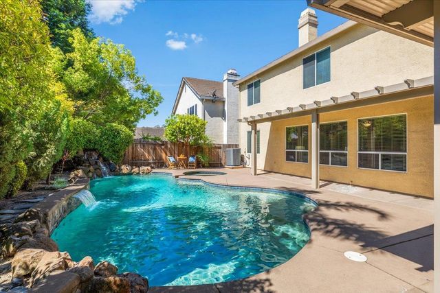 8952 Water Song Cir, Roseville, CA 95747