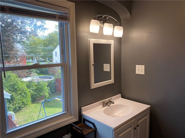 56 Netherton Road, Rochester, NY 14609