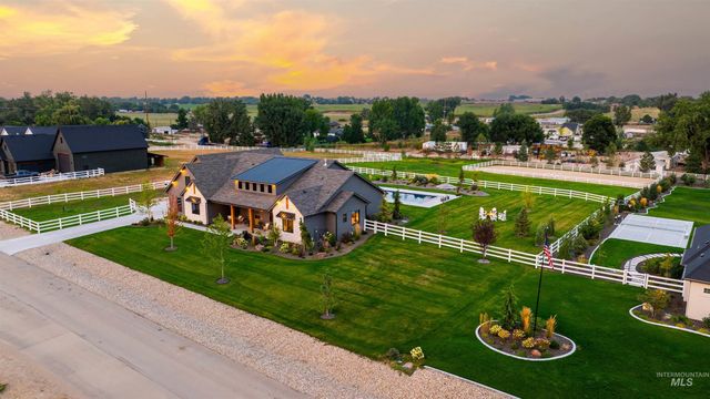 23910 Timber Hills Rd, Caldwell, ID 83607