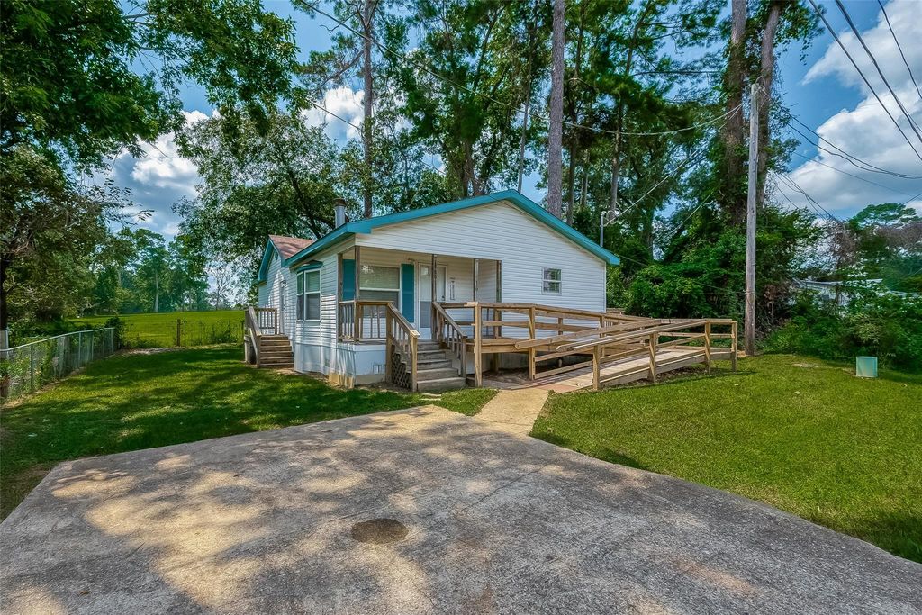 16861 W Lynbrook, Montgomery, TX 77316