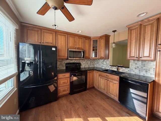 302 TWISTED STALK DR, Gaithersburg, MD 20878