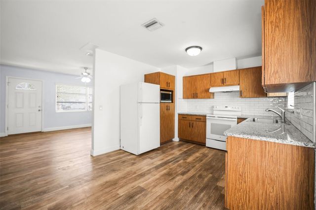 3526 AZALEA PLACE, Largo, FL 33771