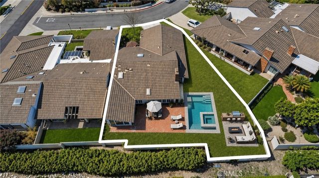 30 Jetty Drive, Corona Del Mar, CA 92625