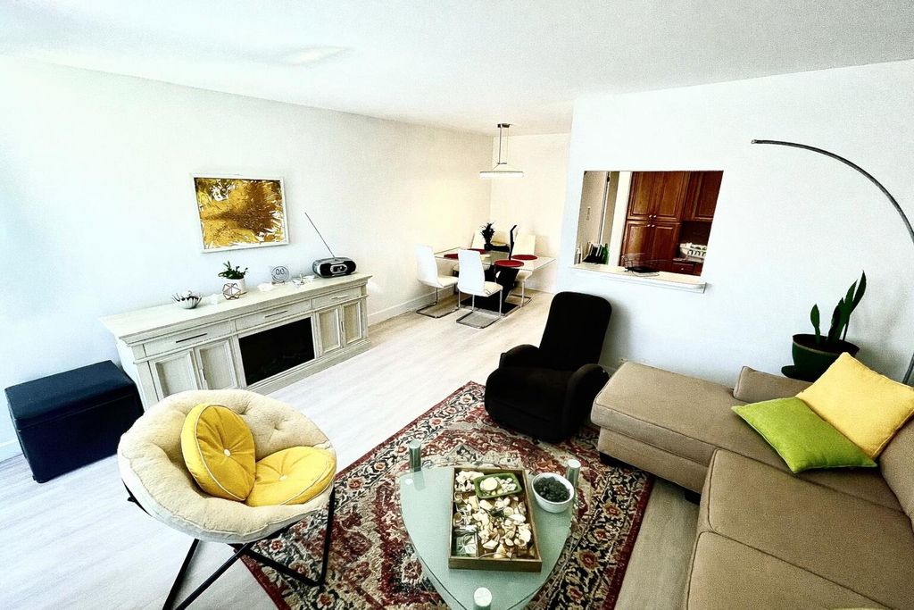 78 Harwood H, Deerfield Beach, FL 33442