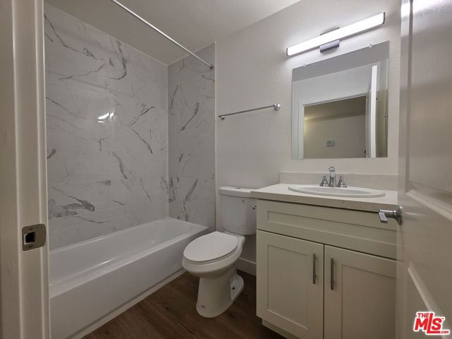 1260 Vin Scully Avenue A, Los Angeles, CA 90026