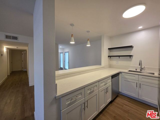 1260 Vin Scully Avenue A, Los Angeles, CA 90026